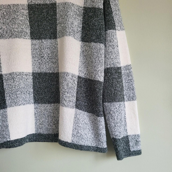 Vintage Green and White Plaid Knit Sweater - Picture 3 of 6